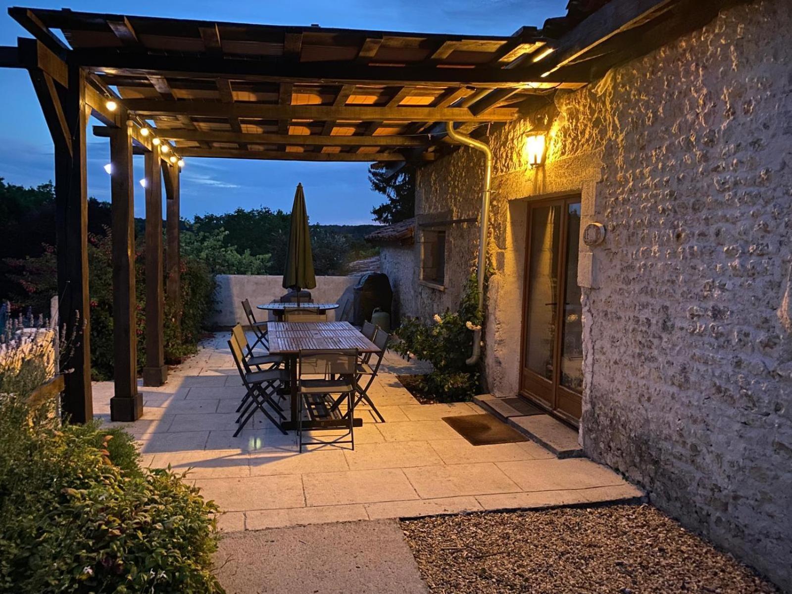 Chez Sarrazin Villa Brossac Exterior foto