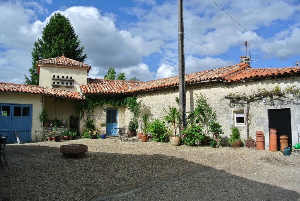 Chez Sarrazin Villa Brossac Exterior foto